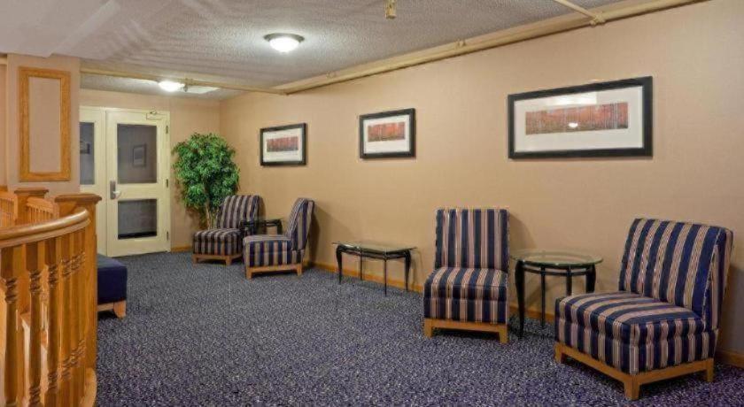 Hotel Express East - Scarborough By Ihg