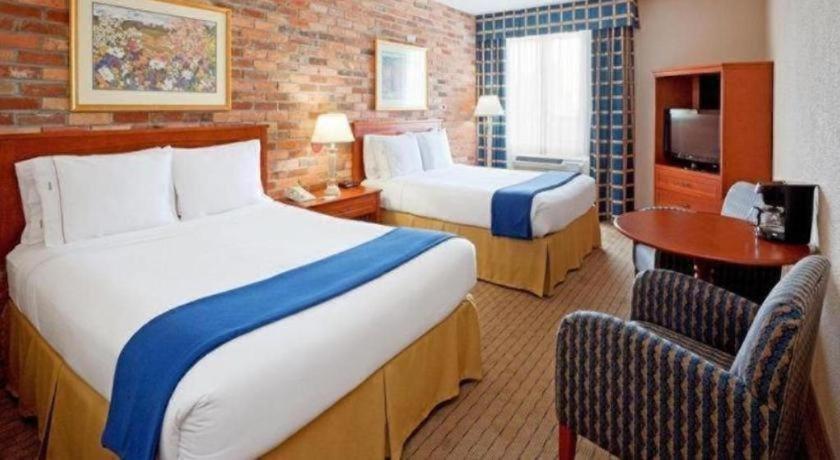 Express East - Scarborough By Ihg Hotel