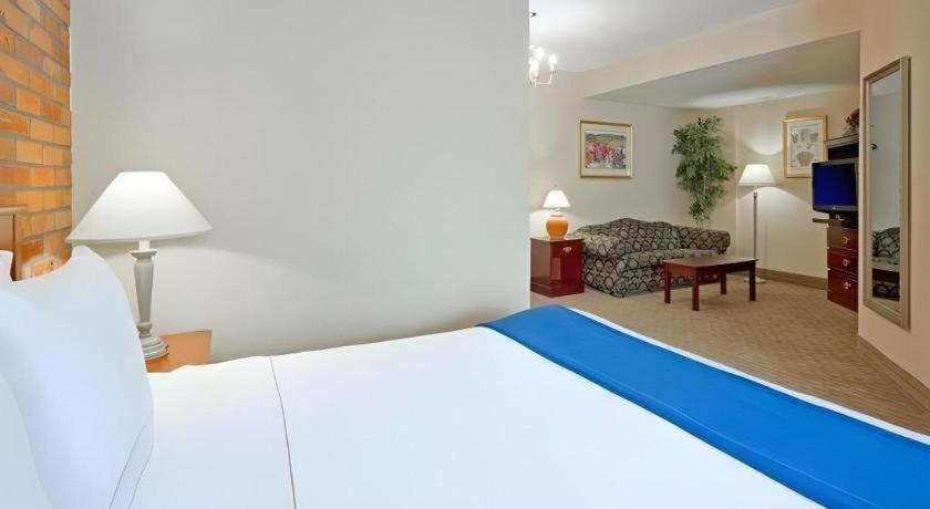Express East - Scarborough By Ihg 2*