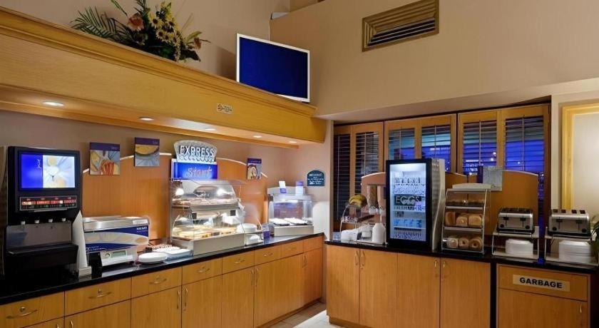 Express East - Scarborough By Ihg 2* Toronto